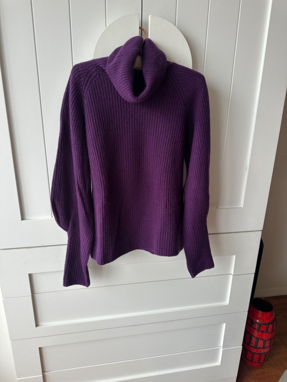 Stunning gorgeous purple Altuzarra 100% Cashmere Turtleneck Sweater